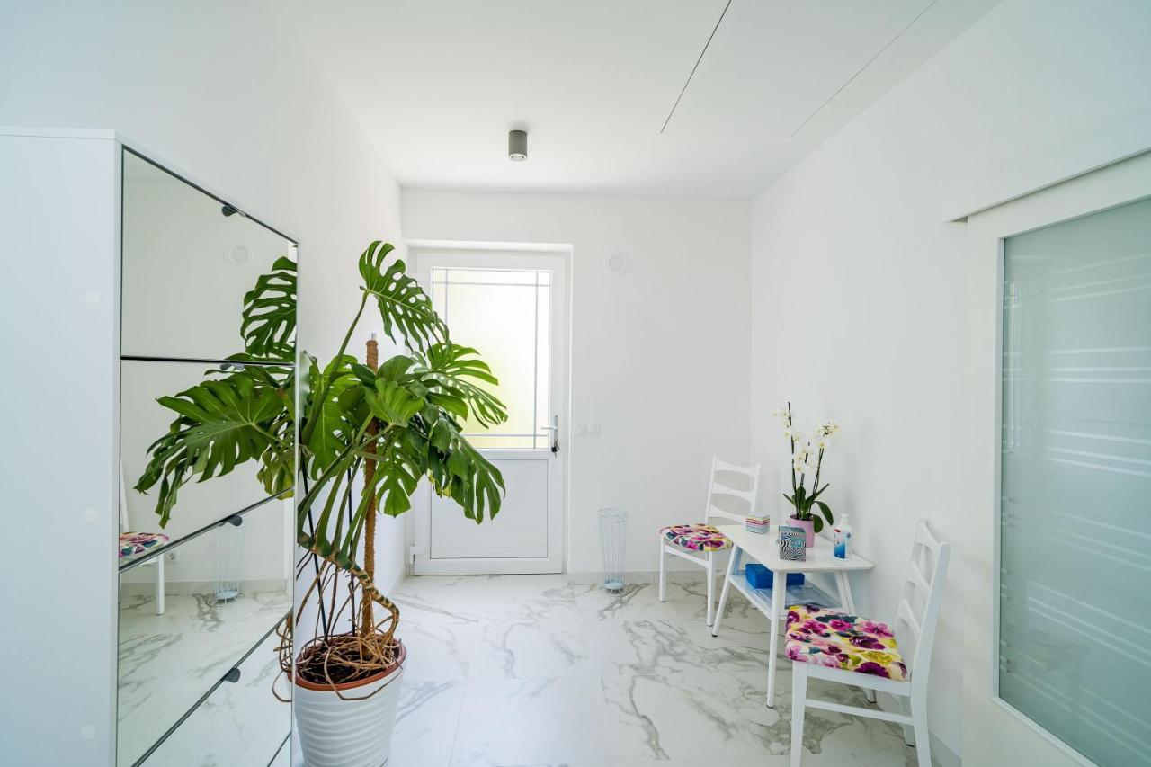 Nona'S Paradise Apartment - Free Parking ザトン エクステリア 写真